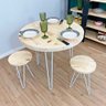 Kit Mesa Redonda 3 Lugares de Ferro e Madeira com 3 Bancos Pitucho HairPin Natural e Branco