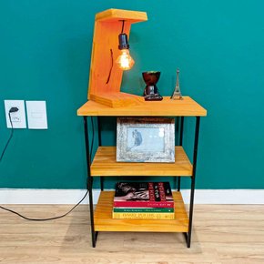 mesa lateral 3 prateleiras industrial de ferro carvalho e preto 1