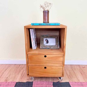 mesa auxiliar de madeira linea com 2 gavetas com rodinha de silicone nozes1 web