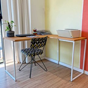 01 mesa de escritorio em l style industrial 120cm nozes e branco
