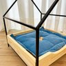 cama casinha pet industrial p com pelucia azul natural e preto 7 web