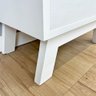 mesa lateral de madeira woods dual prateleira e gaveta branco 6