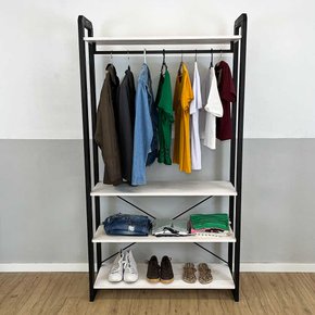 arara de roupas de madeira pinus linea ample branco e preto4