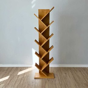 11 estante de madeira para livros tree alta nozes