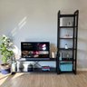 rack de tv de madeira pinus com estante 6 prateleiras slim linea preto decorado frontal