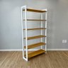 08 estante 6 prateleiras de madeira pinus linea ample nozes e branco