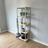 estante style de ferro e madeira slim 5 prateleiras industrial natural e branco decorado de lado