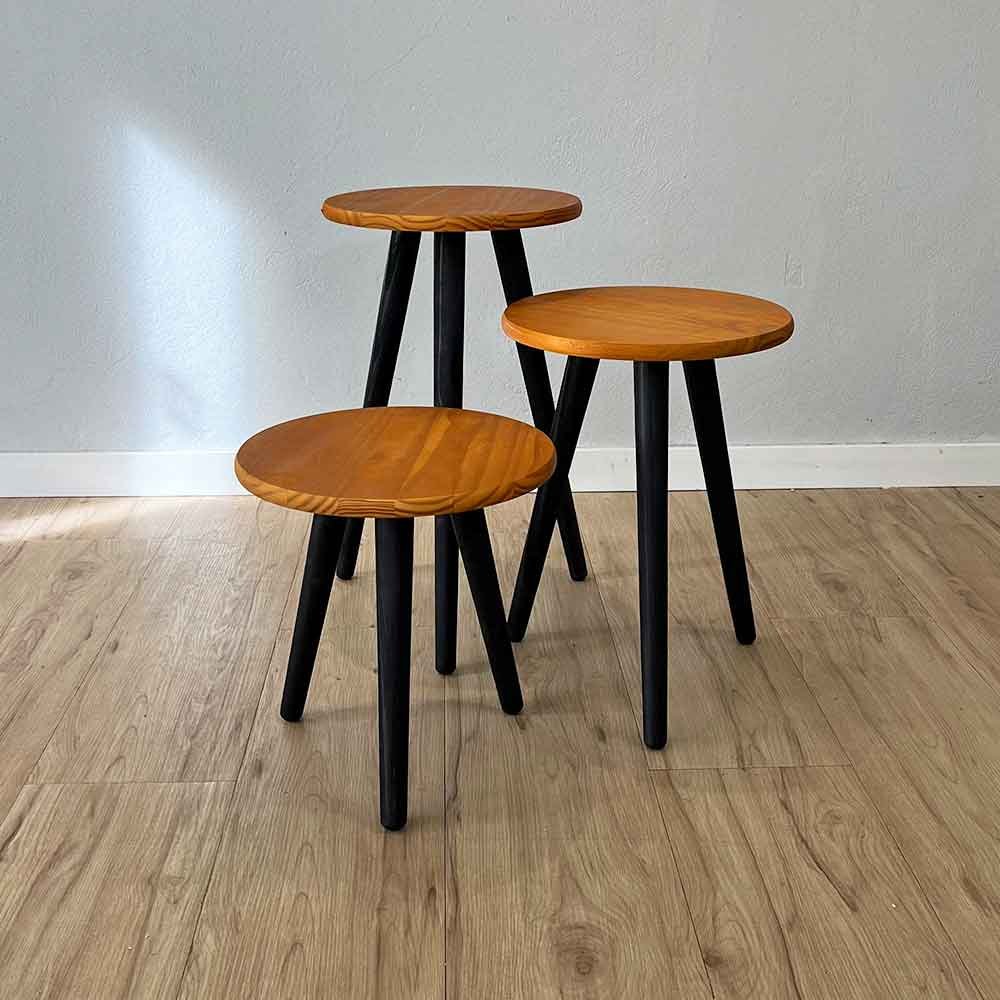 trio mesas lateral redondas com pe palito de madeira carvalho e preto