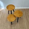 trio mesas lateral redondas com pe palito de madeira nozes e preto3