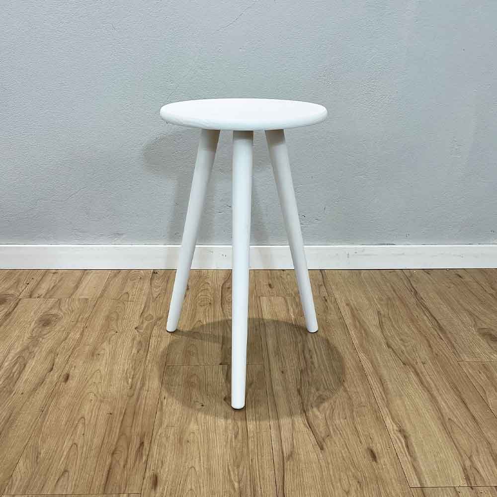 mesa lateral redonda com pe palito de madeira branco4