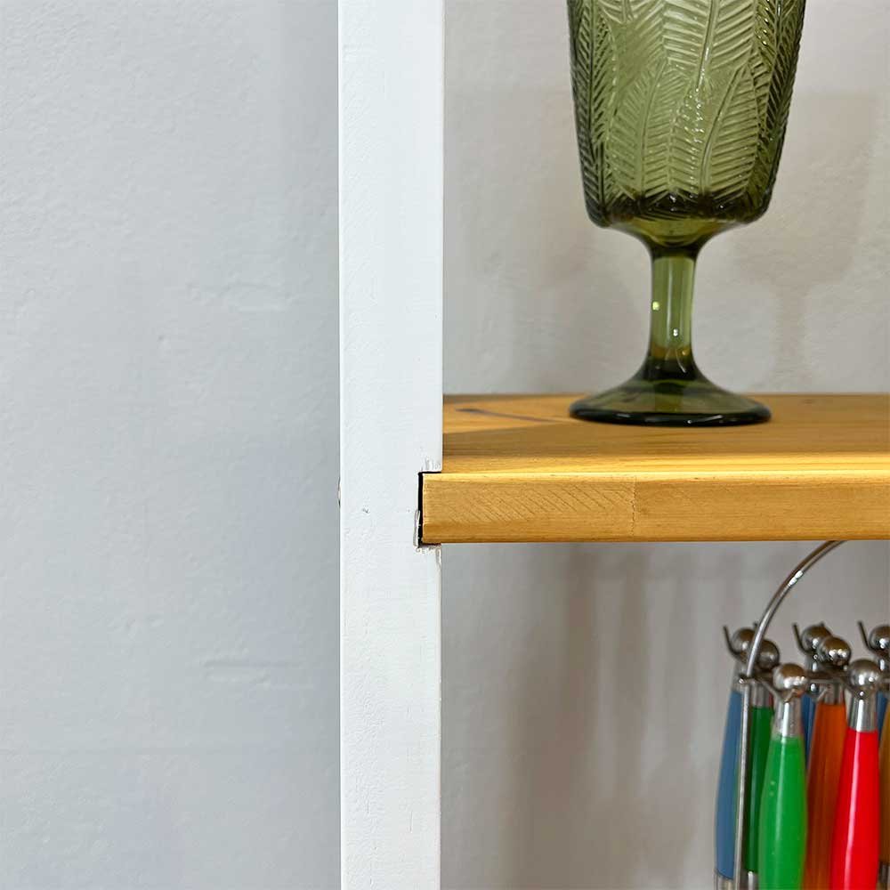 estante a 6 prateleiras de madeira pinus linea ample nozes e branco5