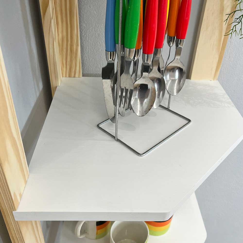 07 estante de canto para chao de madeira pinus 6 prateleiras linea branco e natural