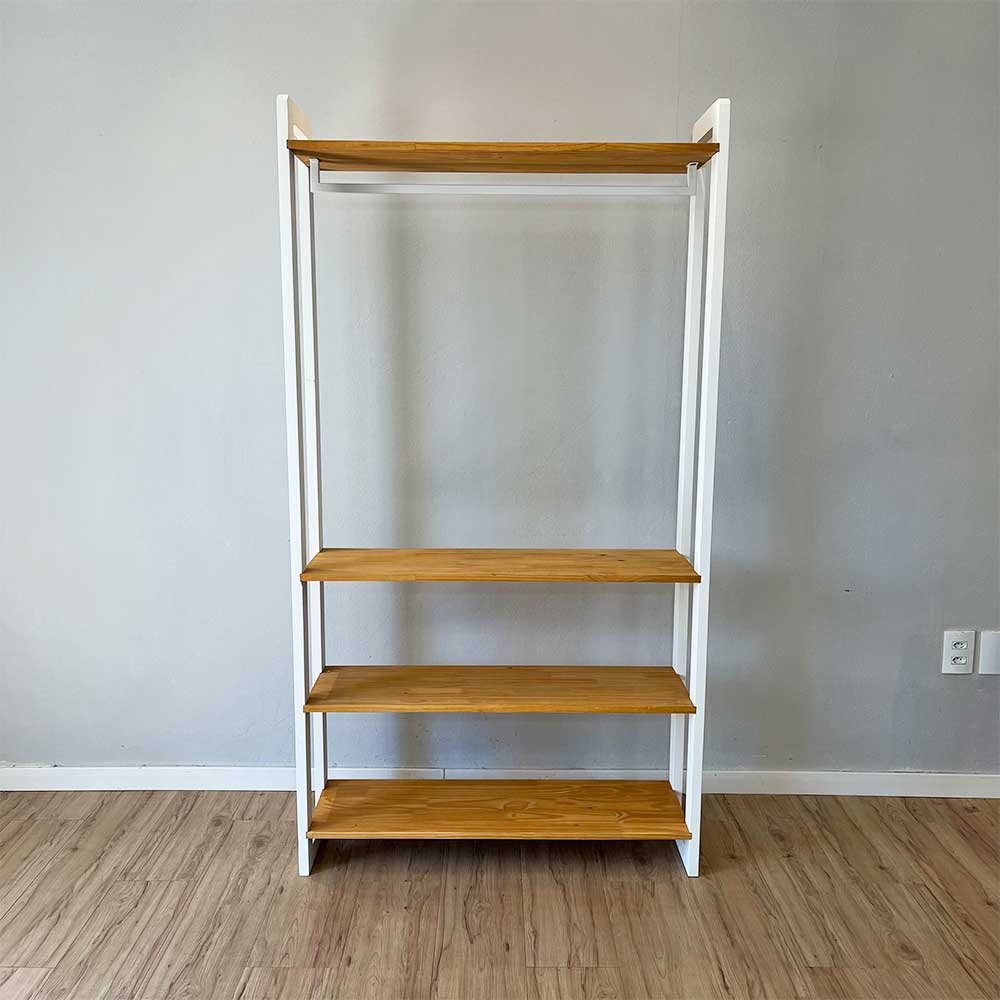 arara de roupas de madeira pinus linea ample nozes e branco4