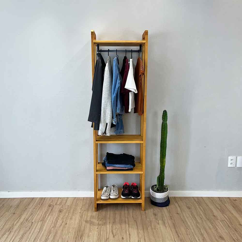 02 arara de roupas de madeira pinus linea slim nozes