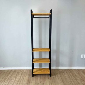 arara de roupas de madeira pinus linea slim nozes e preto5