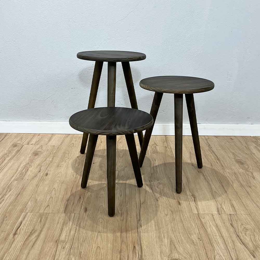 trio de mesas lateral redondas com pe palito de madeira tabaco5