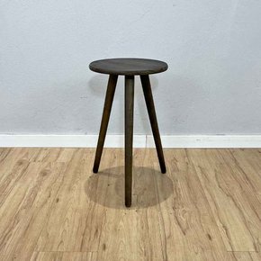 mesa lateral redonda com pe palito de madeira tabaco4
