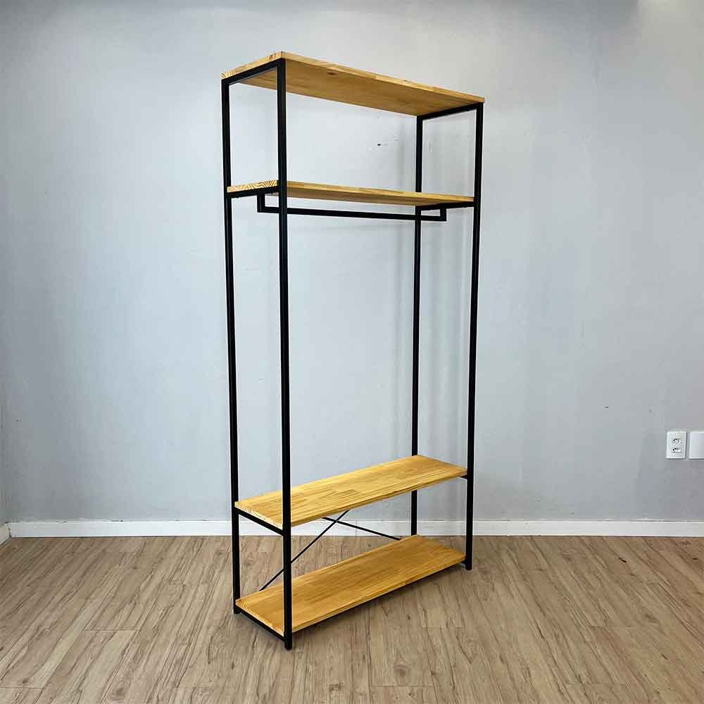 03 arara de roupas ferro e madeira industrial middle style ample nozes e preto