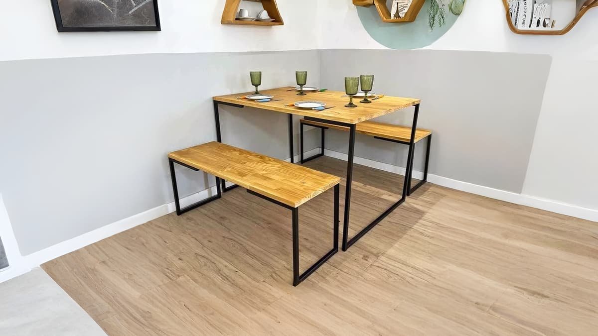 mesa de jantar feita de madeira e ferro