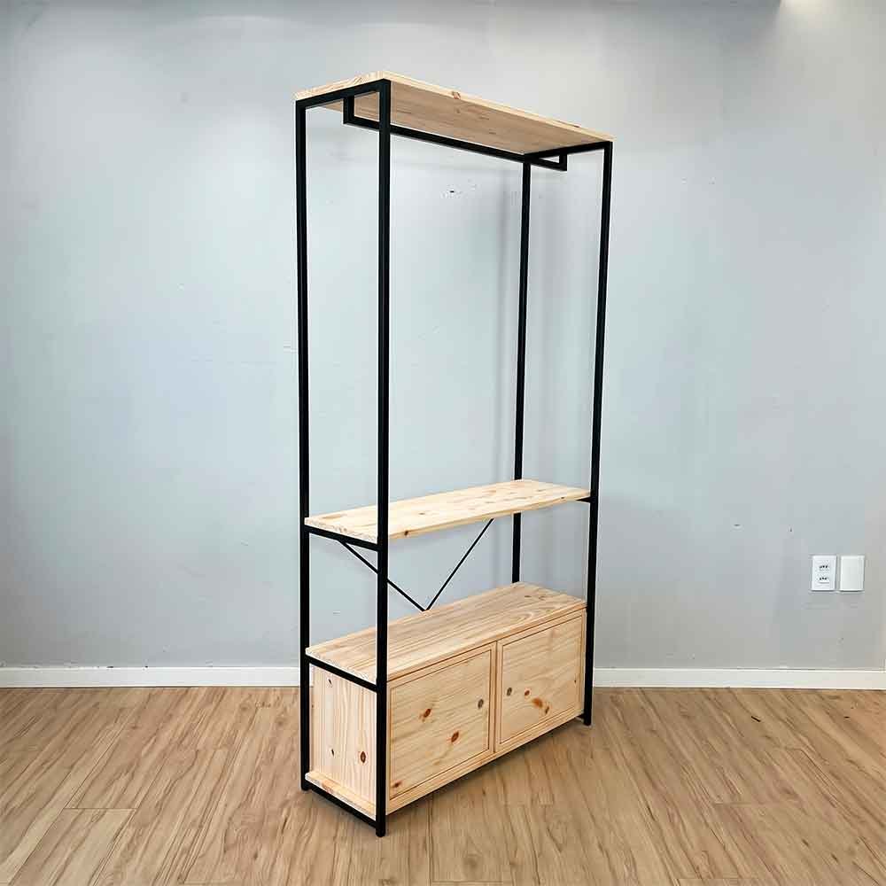 arara de roupas industrial ferro e madeira 2 nichos com porta high style ample natural e preto2
